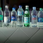 nguy cơ từ hạt vi nhựa trong nước đóng chai